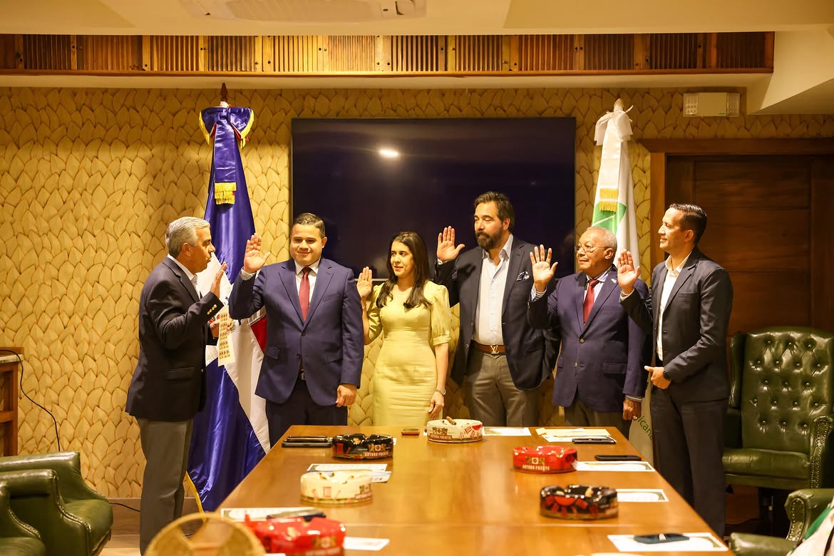 Director de Intabaco juramenta Consejo Regulador de la Indicación Geográfica “Cigarro Dominicano”
